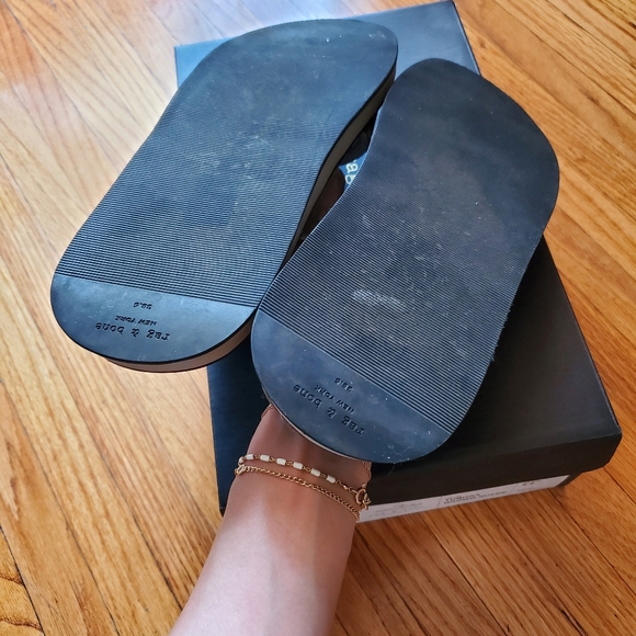 Rag and Bone Parker Slides in Tundra - Picture 5 of 7